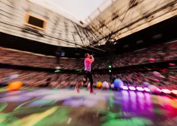 Chris Martin Desvela la Fecha de Lanzamiento del Próximo Disco de Coldplay
