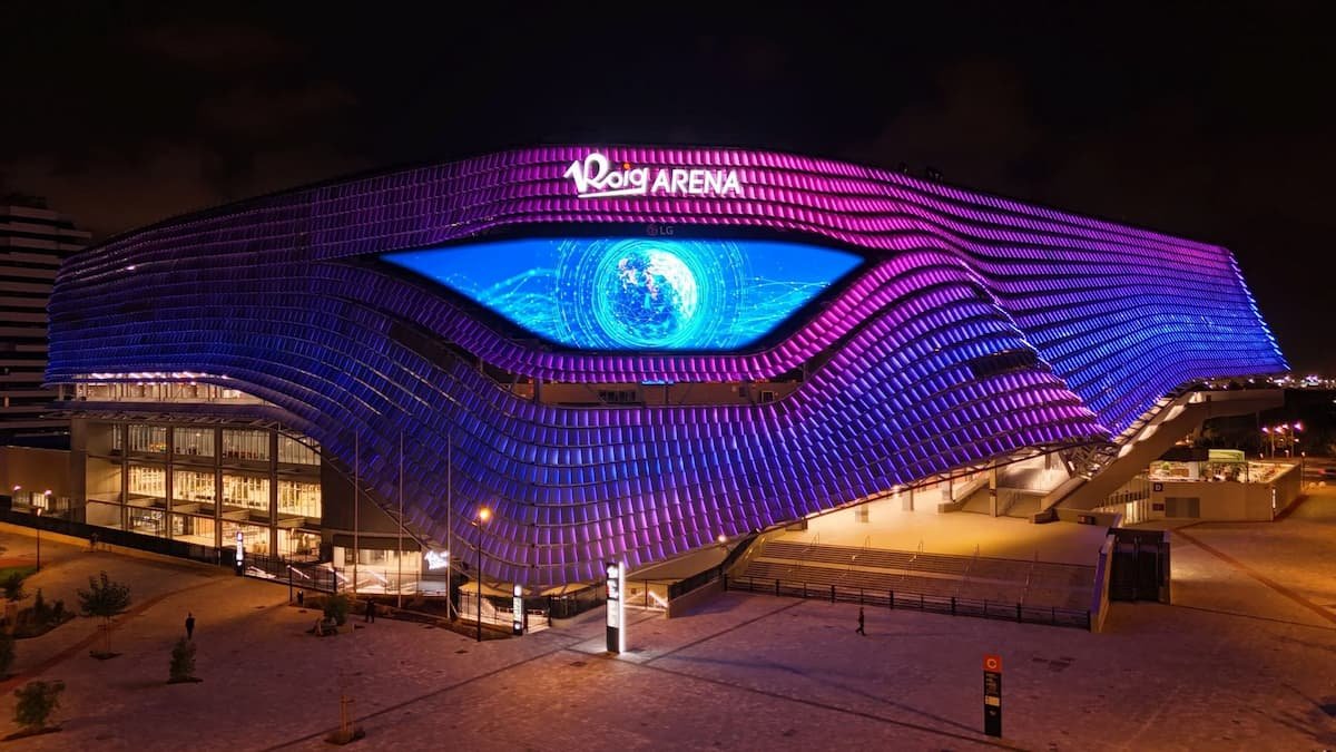 Roig Arena Iluminado