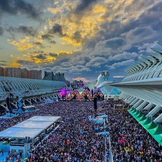 Love The 90 Valencia