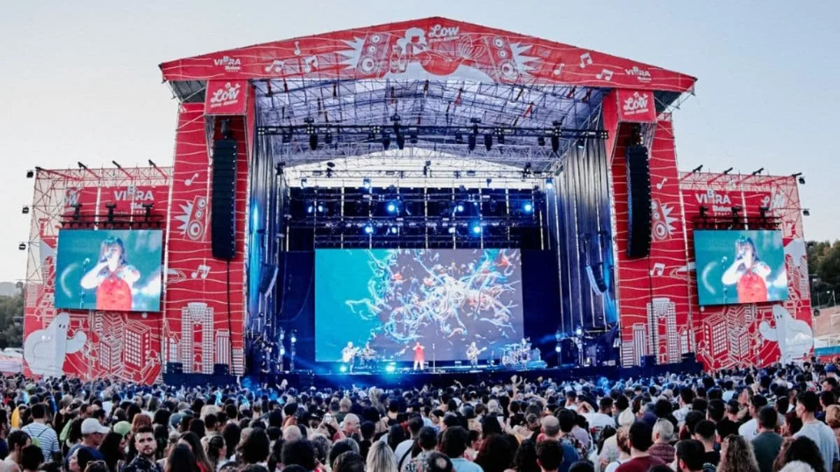 Escenario Low Festival Rojo