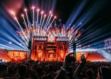 Escenario Medusa Festival con Fuegos Artificiales