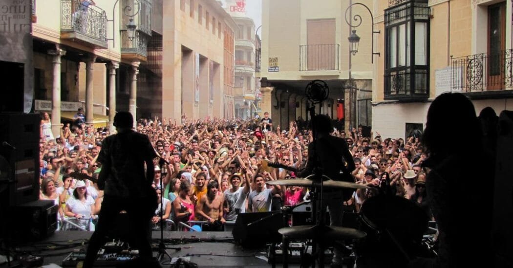 Concierto en la Plaza del Trigo durante Sonorama Ribera