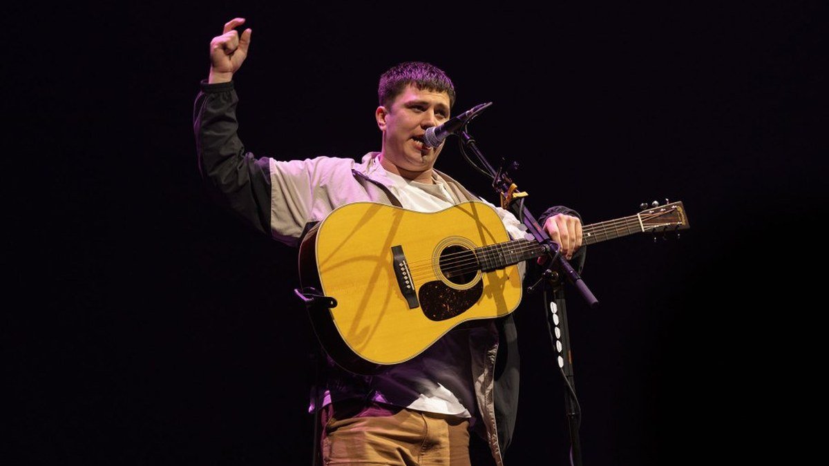 Aaron Rowe defiende a Ed Sheeran tras la salida de Macklemore de la gira