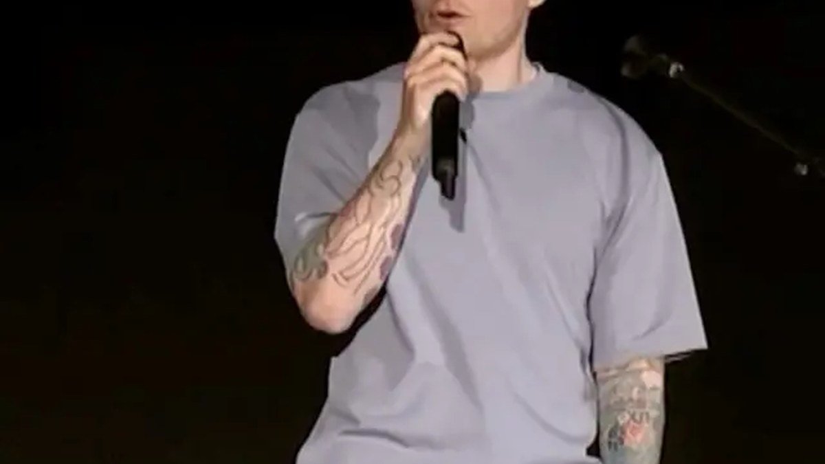 Ed Sheeran se disculpa en Filadelfia al retomar su gira