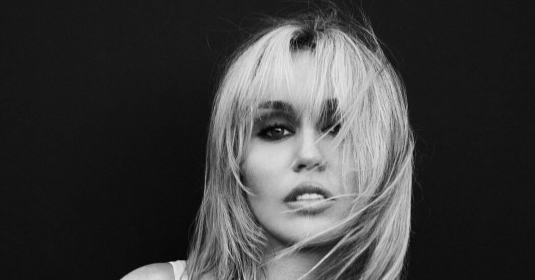 Miley se rebautiza y anuncia el álbum Bass Persuades, que sale el 18 de septiembre