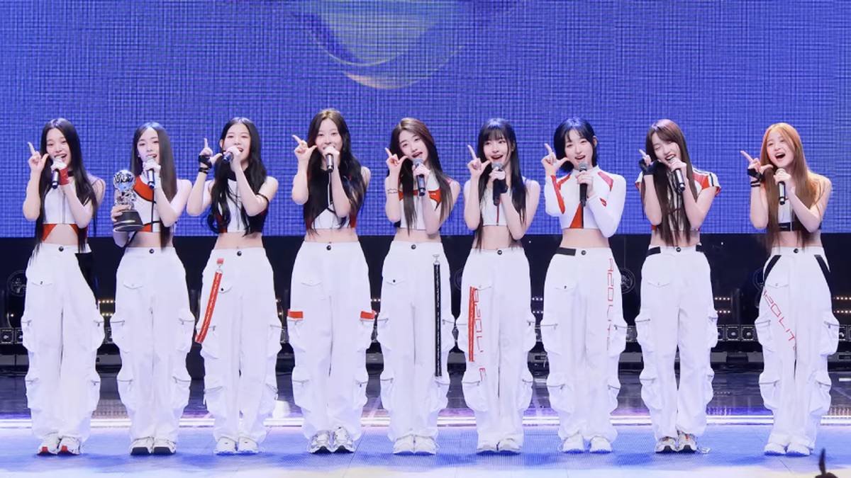 A2O LITE logra su tercer trofeo en M Countdown con 'NEON'