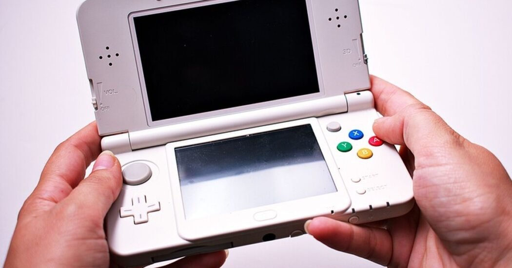 Alerta por baterías hinchadas en consolas portátiles: riesgo en 3DS, PSP y PS Vita