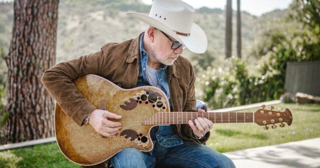 Bernie Taupin publica 'The Sea Has No Mercy', su primer disco en casi 40 años