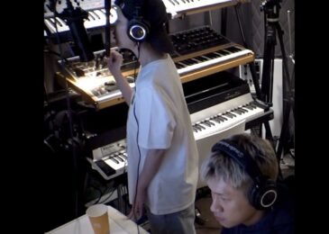 Crush publica el teaser de 'seesaw', su single digital con IU
