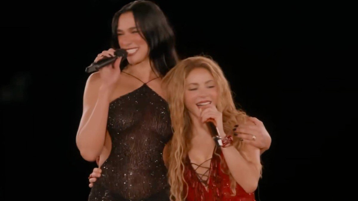 Dua Lipa sorprende a Shakira en el concierto de Madrid