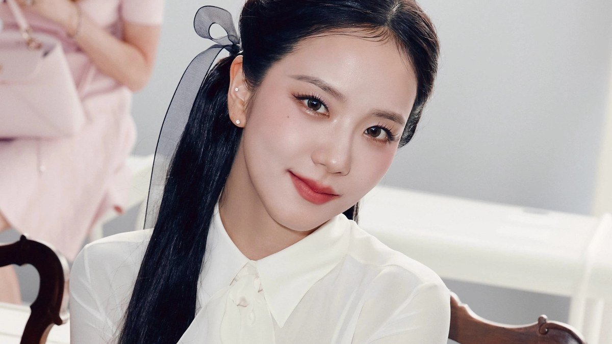 Jisoo (BLACKPINK) revela un light stick oficial con forma de helado