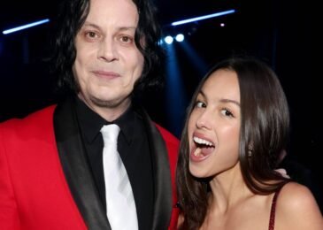 Olivia Rodrigo compra por 25.600 dólares el vestido de Meg White de la portada de Elephant