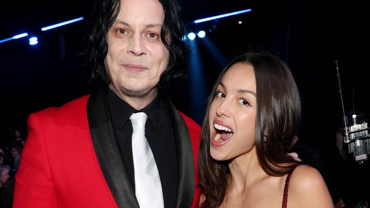 Olivia Rodrigo compra por 25.600 dólares el vestido de Meg White de la portada de Elephant