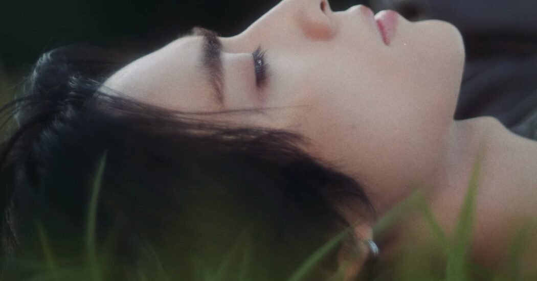 Xiaojun (NCT) presenta el film introductorio de su álbum en solitario 'Hey, Somebody'